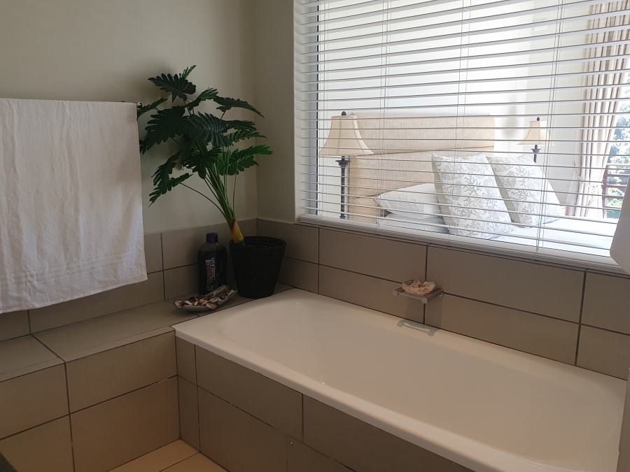 2 Bedroom Property for Sale in Herolds Bay Western Cape